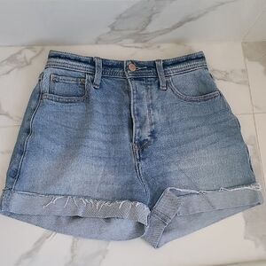 Hollister Curvy Ultra High-Rise Mom Short